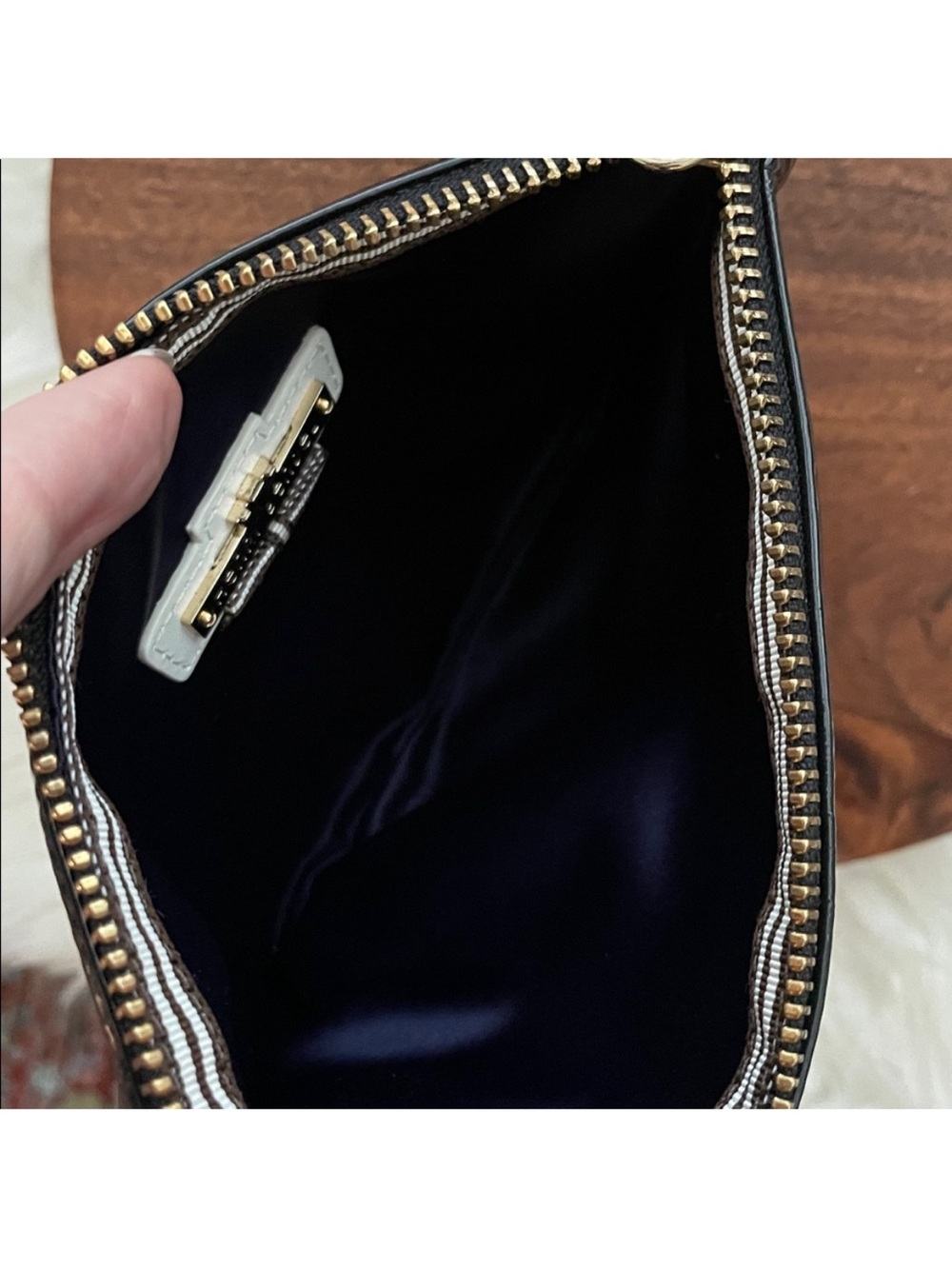 Henri Bendel rare girlz black patent wristlet clutch - Picture 4 of 5